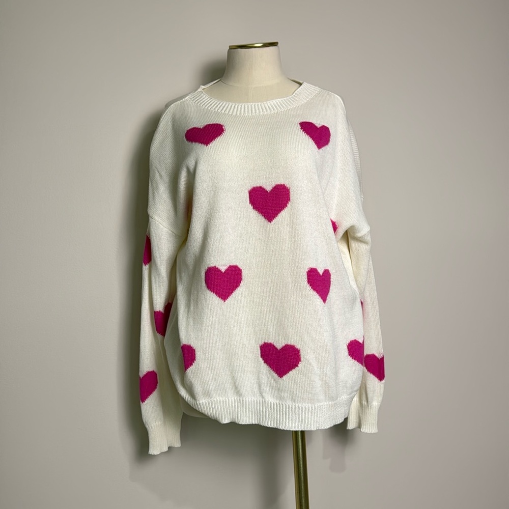 Boutique lightweight heart sweater size large